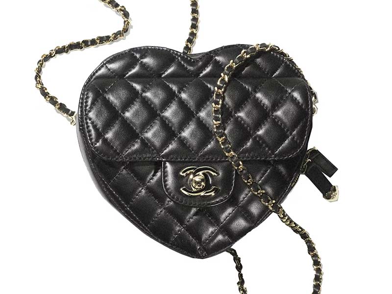 CHANEL ハート シェイプ バッグ